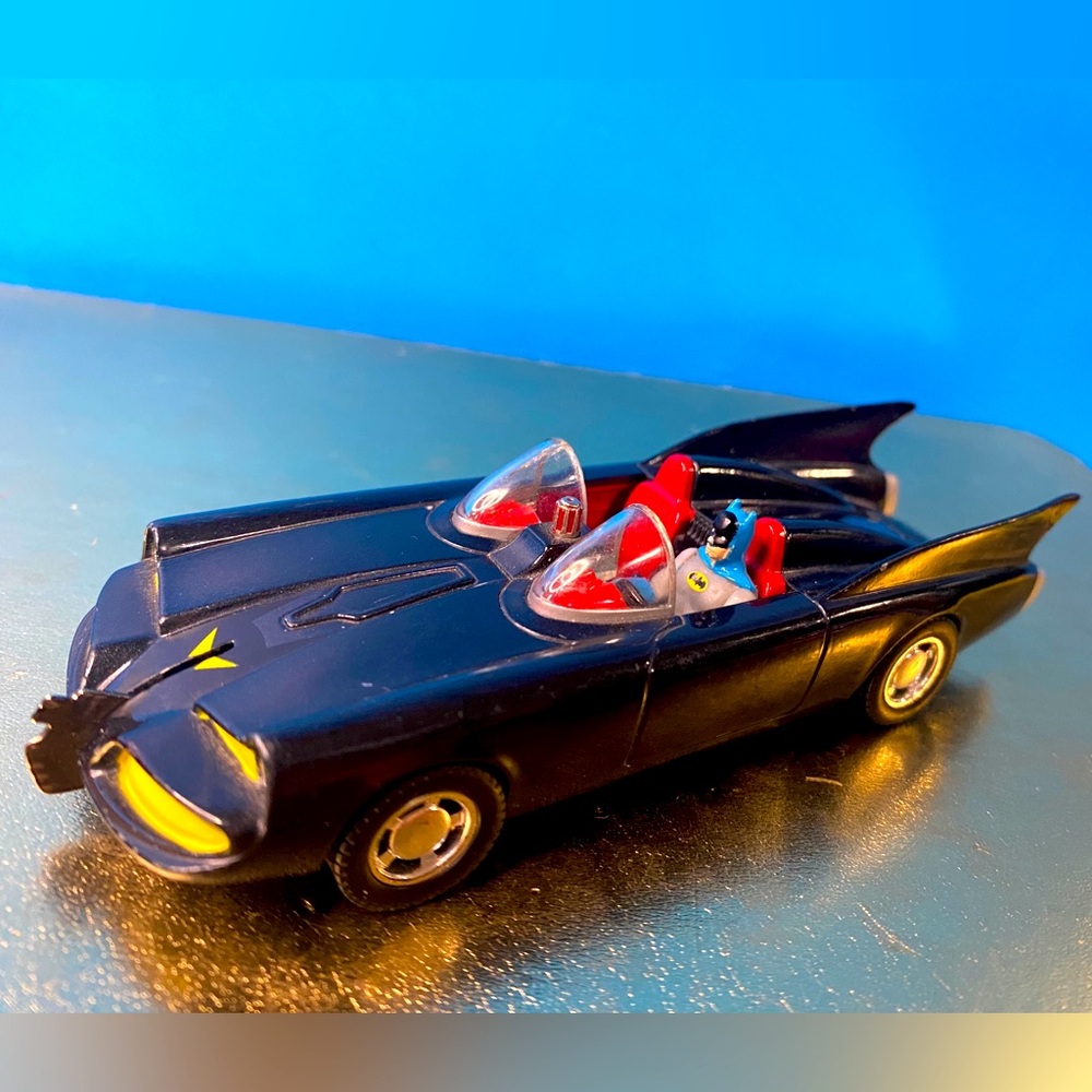 Batman Car BATMOBILE DC Comics Metal DIECAST 1960 Corgi S04 4.5”